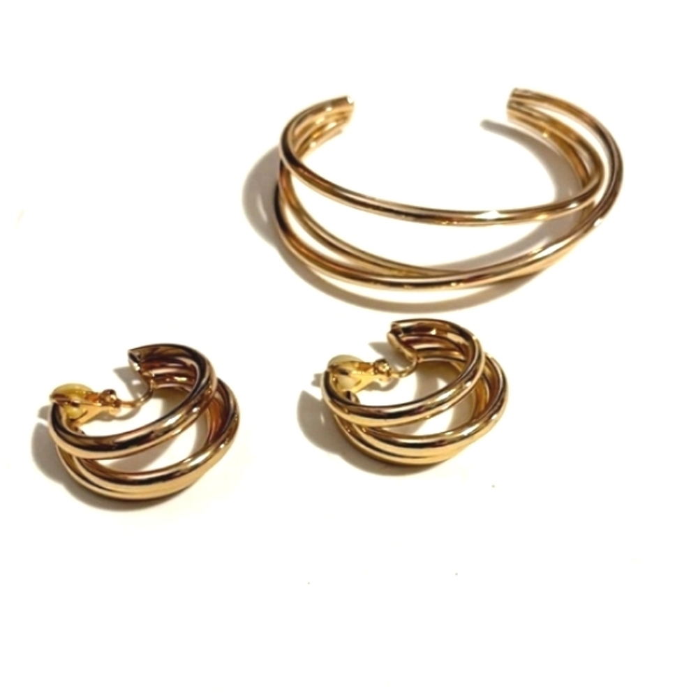 GEOMETRIC GOLD-TONE BRACELET AND MATCHING LEVERBACK EARRINGS SET